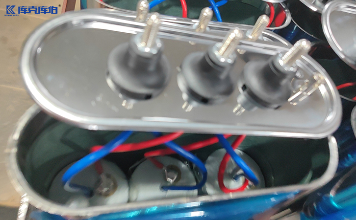 低壓電力電容器